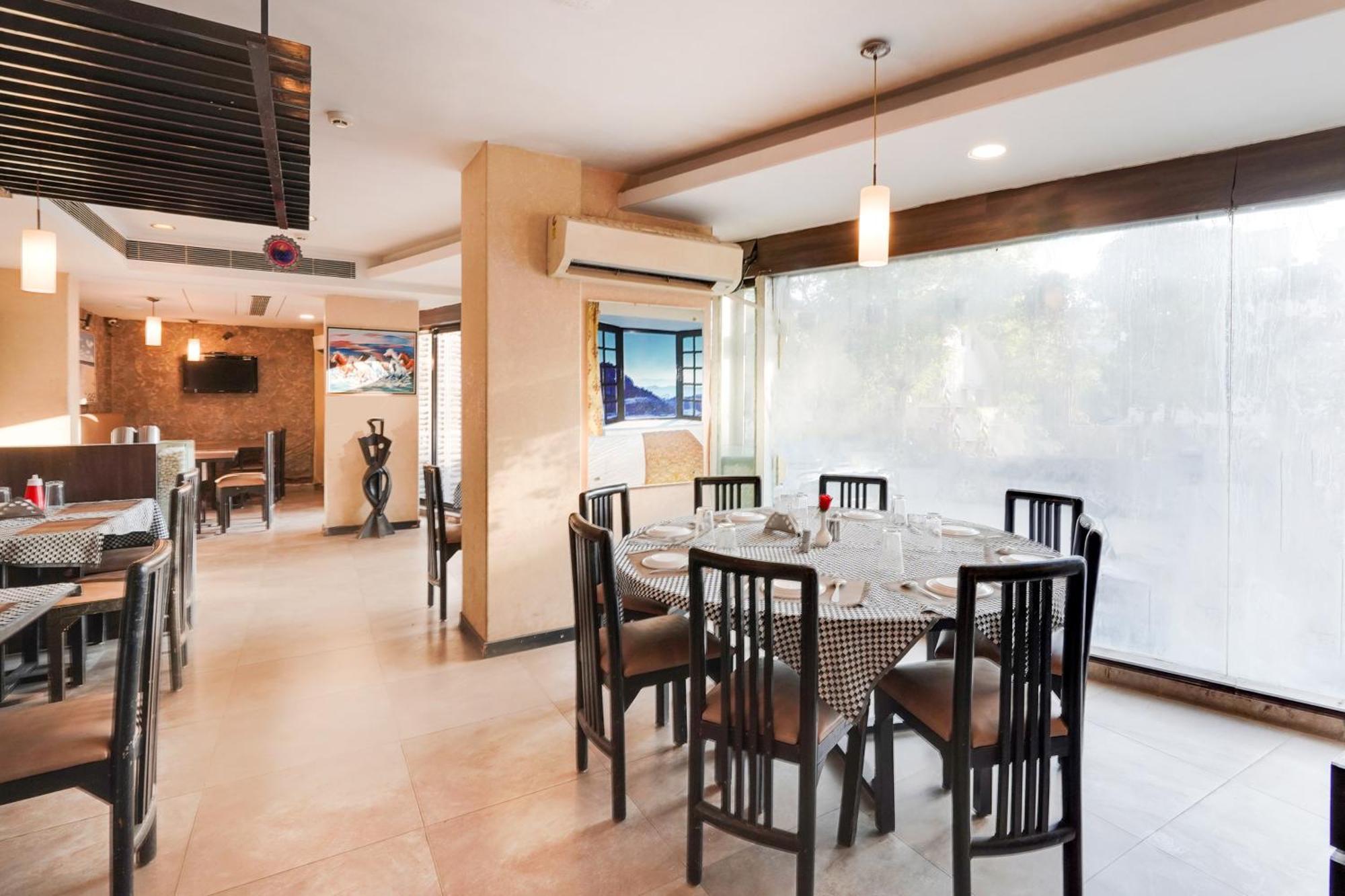 Hotel Palette Country Club Surate Extérieur photo
